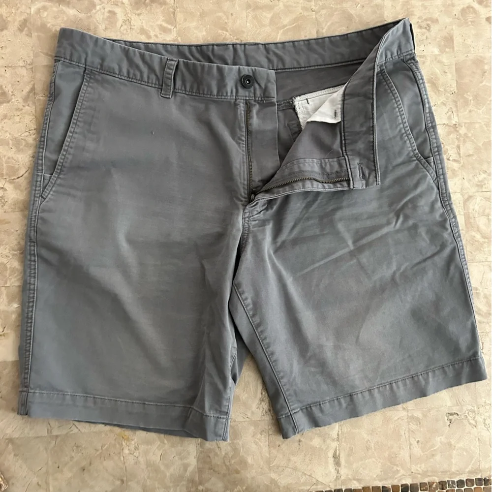 The North Face Men’s Flat Front Shorts‎ size 38